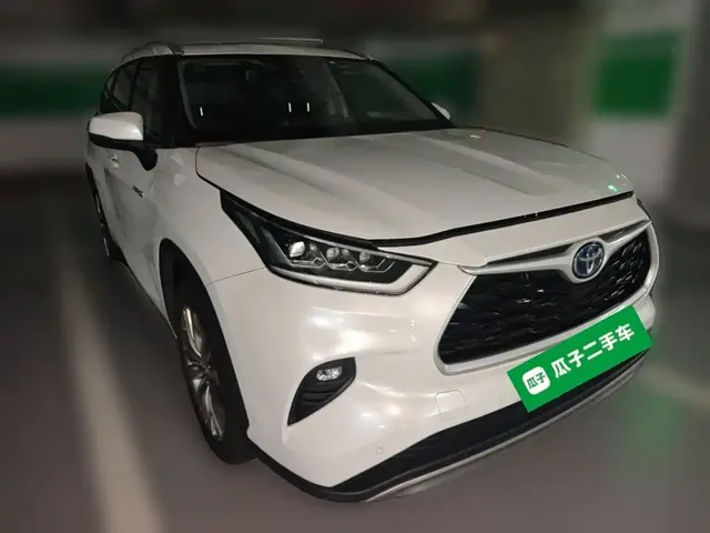 2022 Toyota Highlander Hybrid 2.5L 4WD Premium 7-seat