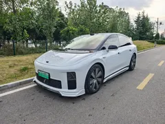 2025 Li Auto i6 4WD Standard, белый — фото 1