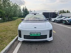 2025 Li Auto i6 4WD Standard, белый — фото 3