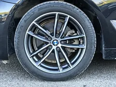 2022 BMW 5 Series 525Li M Sport Package, чёрный — фото 6