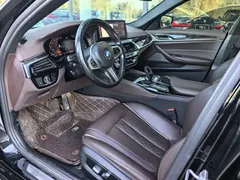 2022 BMW 5 Series 525Li M Sport Package, чёрный — фото 7