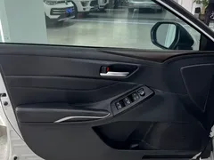 2019 Toyota Avalon 2.0L Luxury, белый — фото 9
