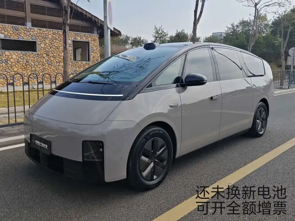 2024 Li Auto MEGA Ultra