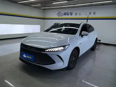 2025 BYD Qin PLUS DM-i PHEV Smart Driving 55km Leading, белый — фото 1
