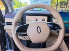 2024 Aito M7 1.5T Smart Driving 4WD Ultra 5-seat, синий — фото 16