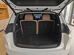 2025 Li Auto i8 Standard, белый — фото 6