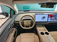 2025 Li Auto i8 Standard, белый — фото 7