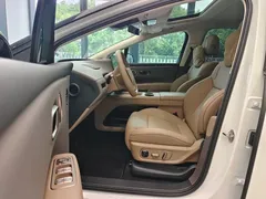 2025 Li Auto i8 Standard, белый — фото 10