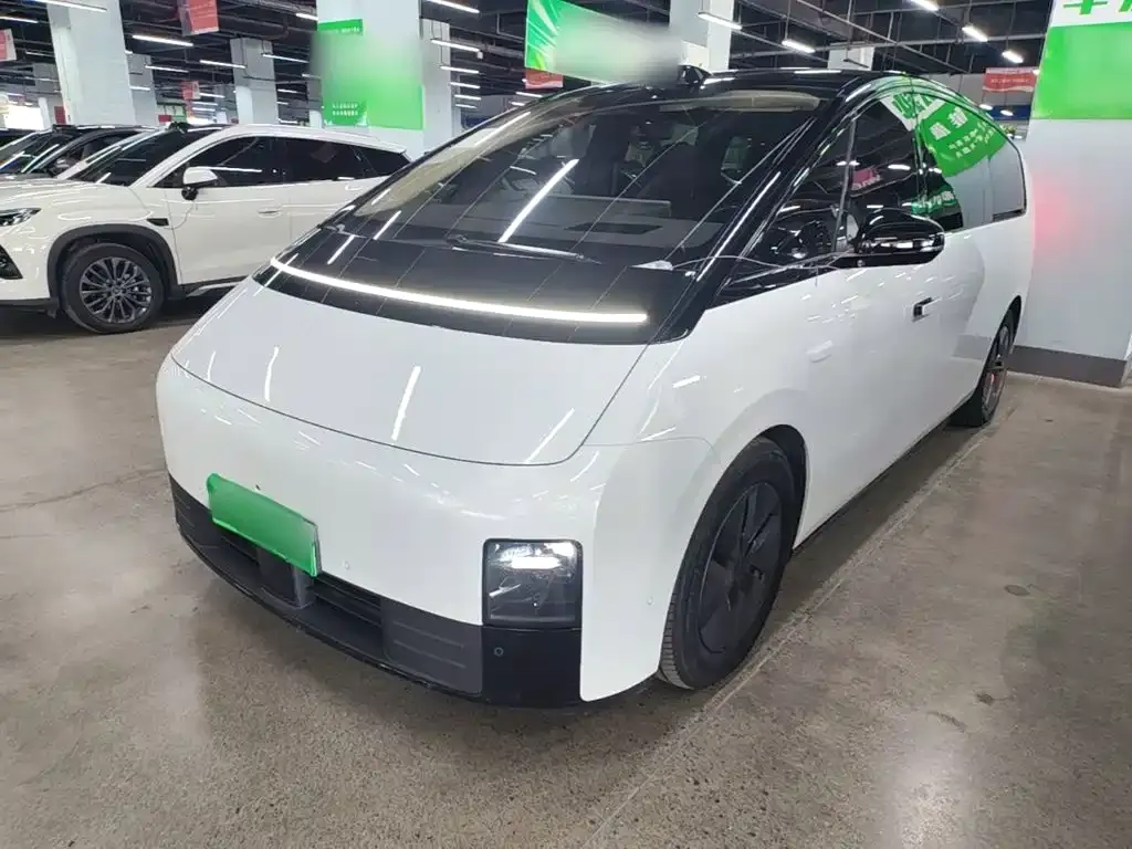 2024 Li Auto MEGA Ultra