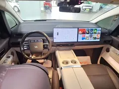 2024 Li Auto MEGA Ultra, белый — фото 10