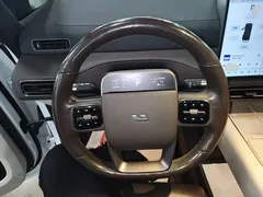 2024 Li Auto MEGA Ultra, белый — фото 11