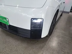 2024 Li Auto MEGA Ultra, белый — фото 24