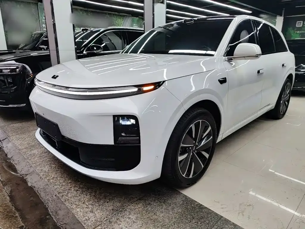 2025 Li Auto L6