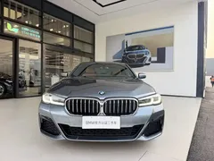 2022 BMW 5 Series 530i Fashion M Sport Package — фото 3