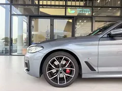 2022 BMW 5 Series 530i Fashion M Sport Package — фото 4