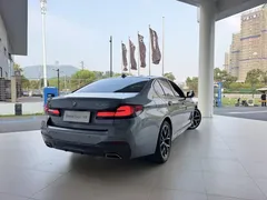 2022 BMW 5 Series 530i Fashion M Sport Package — фото 5