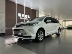 2021 Toyota Sienna 2.5L Hybrid Platinum, белый — фото 1