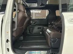 2021 Toyota Sienna 2.5L Hybrid Platinum, белый — фото 5
