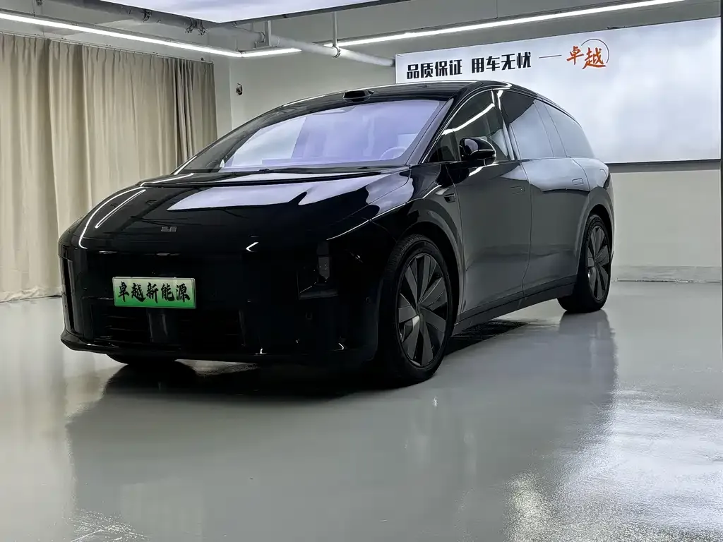 2025 Li Auto i8 Standard