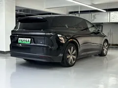 2025 Li Auto i8 Standard, чёрный — фото 14