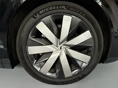 2025 Li Auto i8 Standard, чёрный — фото 17