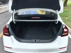 2021 Geely Emgrand UP 1.5L CVT Luxury, белый — фото 6