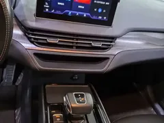 2023 Hongqi E-QM5 Basic Mobility, чёрный — фото 7