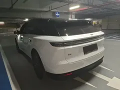 2025 Li Auto i6 2WD Standard, белый — фото 5