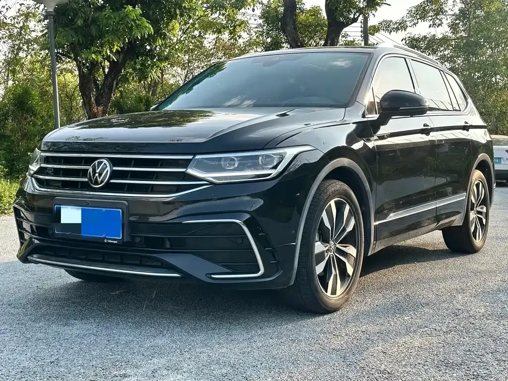 2023 Volkswagen Tiguan L 330TSI AT 2WD R-Line