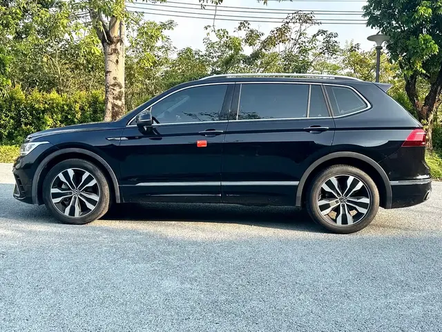 2023 Volkswagen Tiguan L 330TSI AT 2WD R-Line
