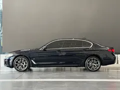 2023 BMW 5 Series 530Li Premium M Sport Package, чёрный — фото 4