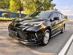 2021 Toyota Sienna 2.5L Hybrid Luxury, чёрный — фото 1