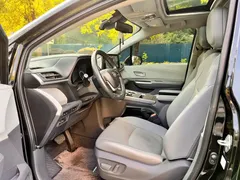 2021 Toyota Sienna 2.5L Hybrid Luxury, чёрный — фото 8