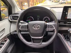 2021 Toyota Sienna 2.5L Hybrid Luxury, чёрный — фото 10