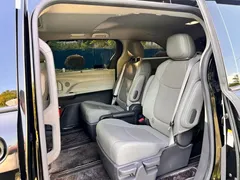 2021 Toyota Sienna 2.5L Hybrid Luxury, чёрный — фото 14