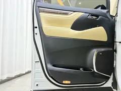 2023 Toyota Alphard 2.5L Hybrid Premium Gold, белый — фото 3