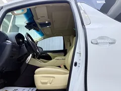 2023 Toyota Alphard 2.5L Hybrid Premium Gold, белый — фото 4