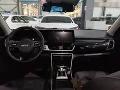 2021 Kia Seltos 1.5L CVT Trend, белый — фото 10
