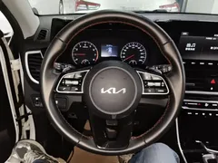 2021 Kia Seltos 1.5L CVT Trend, белый — фото 11