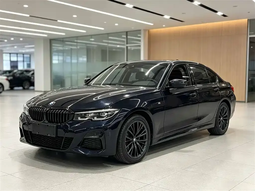 2022 BMW 3 Series 325i M Sport Dark