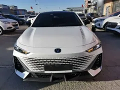 2022 Changan UNI-V 1.5T Premium, белый — фото 3