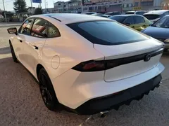 2022 Changan UNI-V 1.5T Premium, белый — фото 5