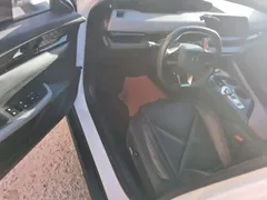 2022 Changan UNI-V 1.5T Premium, белый — фото 16