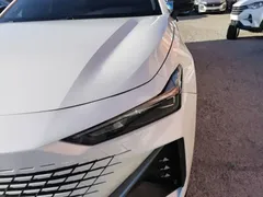 2022 Changan UNI-V 1.5T Premium, белый — фото 24