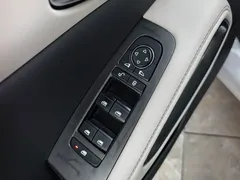 2024 BYD Yuan UP 401km Vitality, белый — фото 10