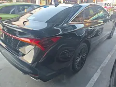 2022 Toyota Avalon 2.0L XLE Premium, чёрный — фото 3