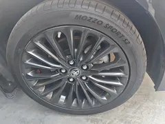 2022 Toyota Avalon 2.0L XLE Premium, чёрный — фото 6