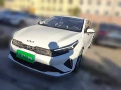 2023 Kia Cerato 1.5L CVT Luxury, белый — фото 1