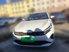 2023 Kia Cerato 1.5L CVT Luxury, белый — фото 2
