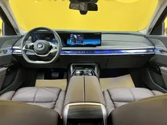 2023 BMW 7 Series 740Li Leading Luxury Package, чёрный — фото 33